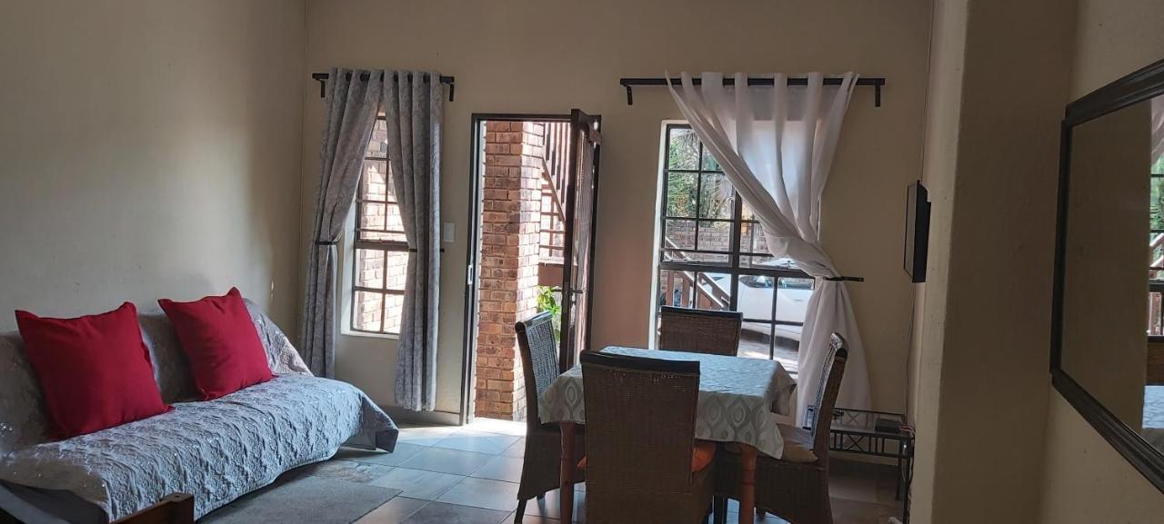 넬스프리트 13 @ Rhinoroad Nelspruit 아파트 외부 사진